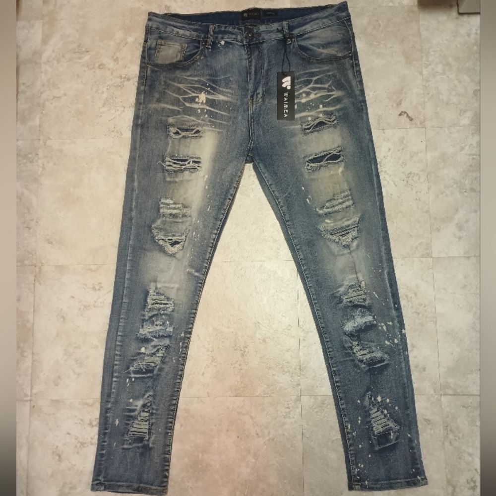 Skinny distressed jeans